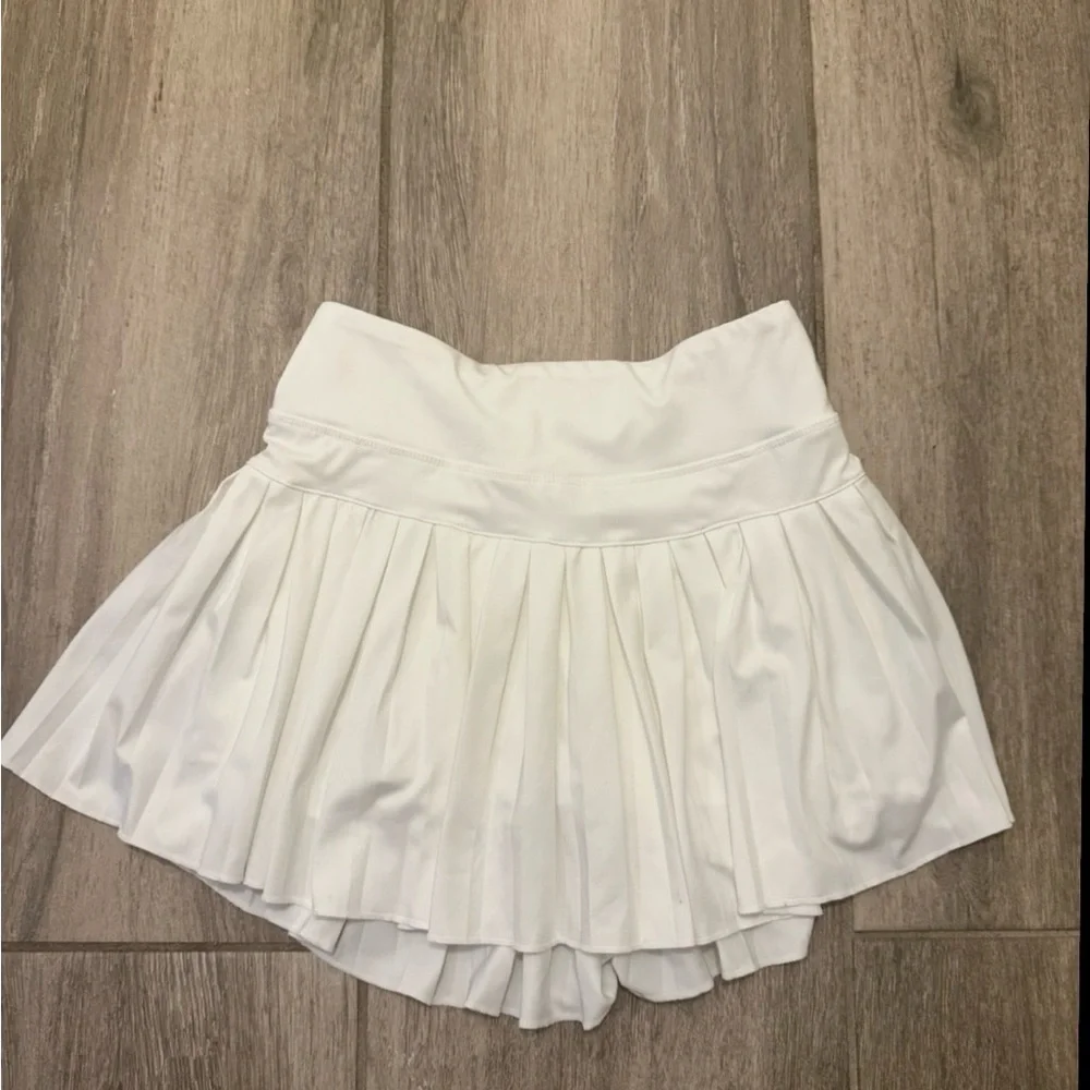 GB Girls White Pleated Skort - Picture 1 of 2